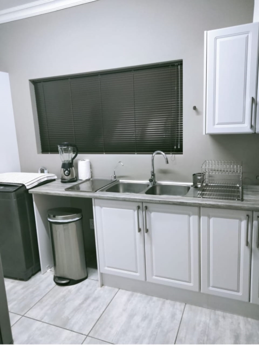 To Let 2 Bedroom Property for Rent in Albertinia Western Cape